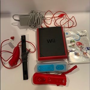Nintendo Wii Game console + 2 controllers & game